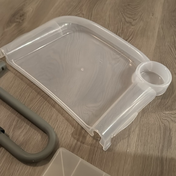 Inglesina Fast table chair with tray. - Picture 5 of 6